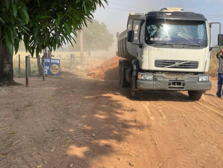 Secretaria Municipal de Obras e Infraestrutura realiza a manutenção das estradas rurais de Porto Estrela