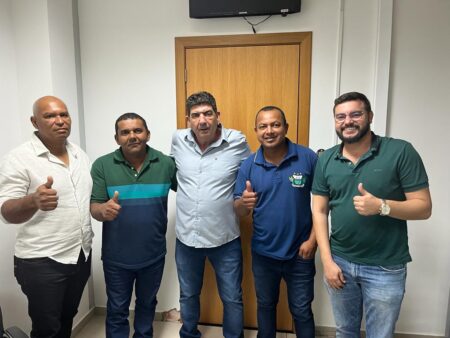 Secretário de Turismo Marcio Pescador e o Vereador Darci visitam o gabinete do deputado estadual Dr. João