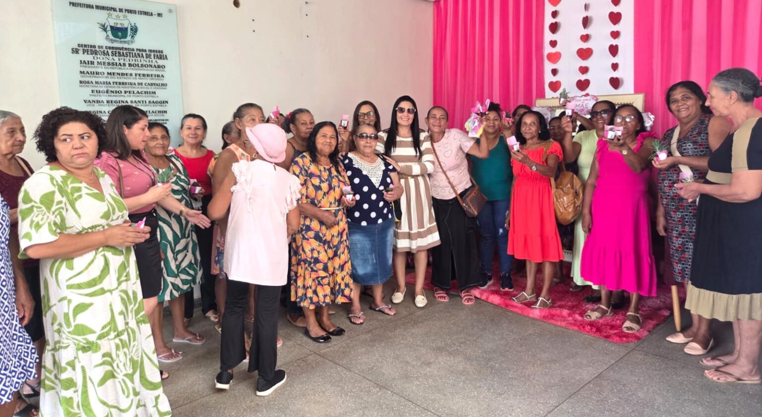 Uma manhã de carinho e celebração para as mães da Terceira Idade de Porto Estrela