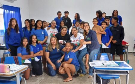 Prefeitura de Porto Estrela realiza ação de vacinação e atualização de cadernetas às escolas
