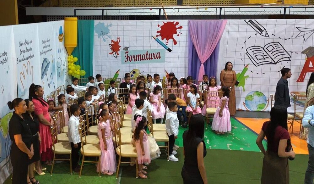 Porto Estrela celebra formatura da Educação Infantil 2025 em noite de emoção