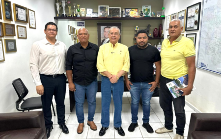 Prefeito Márcio Pescador garante novos investimentos para Porto Estrela em audiência com senador Jayme Campos