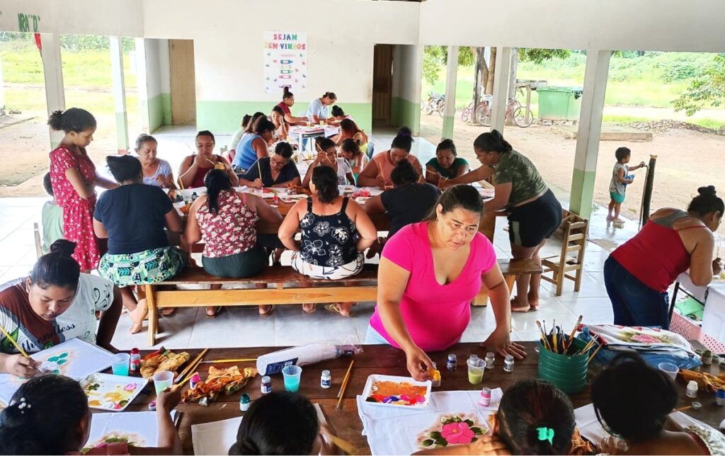 Galeria: Projeto da Assistência Social leva oficinas de artesanato a mulheres da zona rural e idosos de Porto Estrela