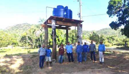 Comunidade Vãozinho recebe reservatório de 5 mil litros