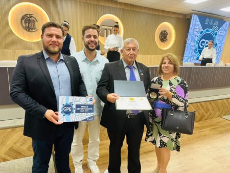 Prefeito Eugênio Pelachim é homenageado com Prêmio Rui Barbosa de Gestão de Qualidade do TCE-MT