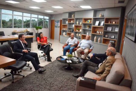 Prefeito Eugênio Pelachim e Secretário de Turismo Marcio Pescador visitam o presidente da AL-MT Eduardo Botelho