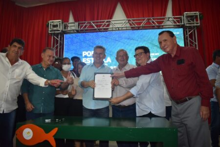 Pelachim E Governador Mauro Mendes Assinam Convenio