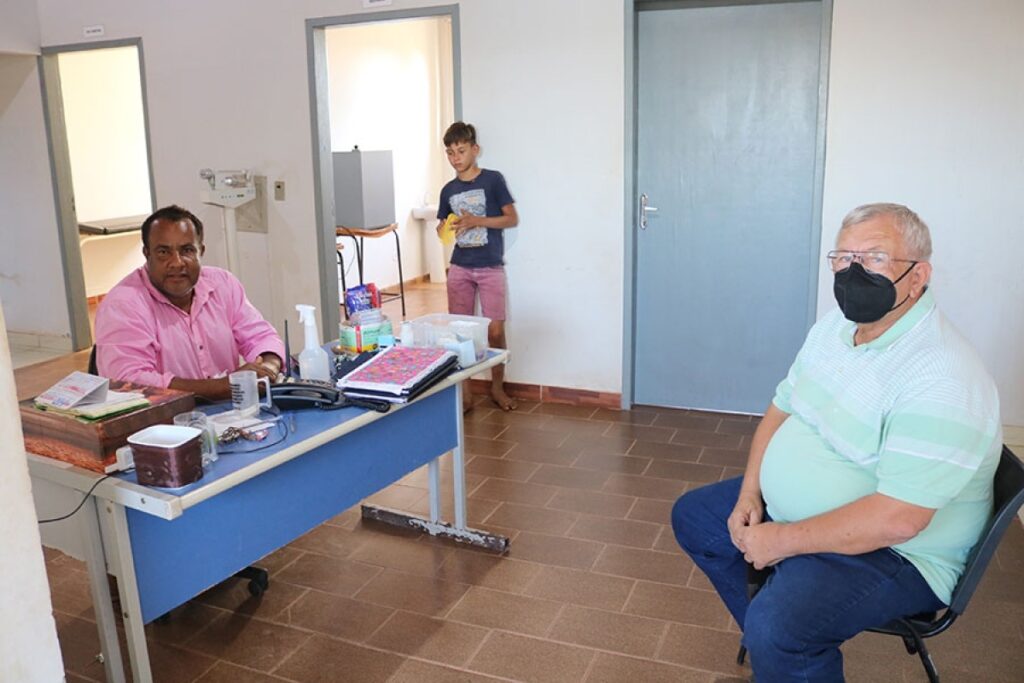 Galeria: SALOBRA GRANDE: Prefeito Eugênio Pelachim percorre comunidade rural e faz visita no posto de saúde e confere equipamento odontológico instalado