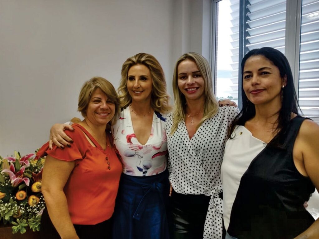 Encontro em Cuiabá com primeiras-damas no interior
